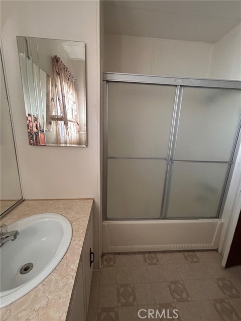 31816 Avenue E, Yucaipa CA: https://media.crmls.org/medias/f7b4b9f8-d251-4950-be27-b6d343de8c4f.jpg