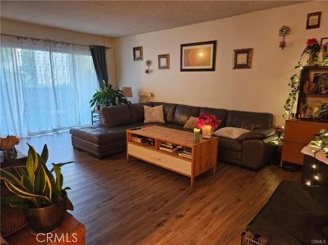 Detail Gallery Image 11 of 18 For 18307 Burbank Bld #41,  Tarzana,  CA 91356 - 2 Beds | 2 Baths