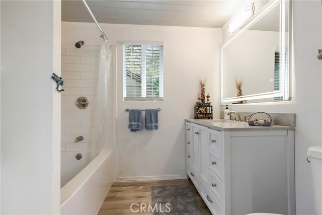 Detail Gallery Image 8 of 32 For 10799 Sherman Grove Ave #82,  Sunland,  CA 91040 - 1 Beds | 1 Baths