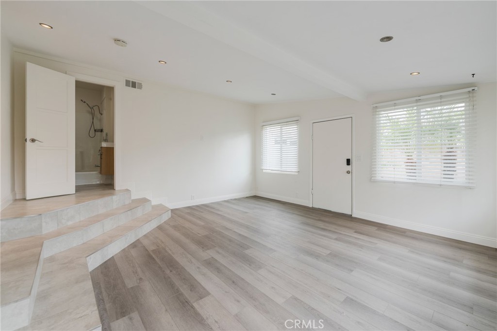 MLS #OC25244856 image #17