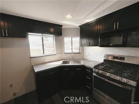 Detail Gallery Image 3 of 15 For 2206 Carnegie a,  Redondo Beach,  CA 90278 - 2 Beds | 3 Baths