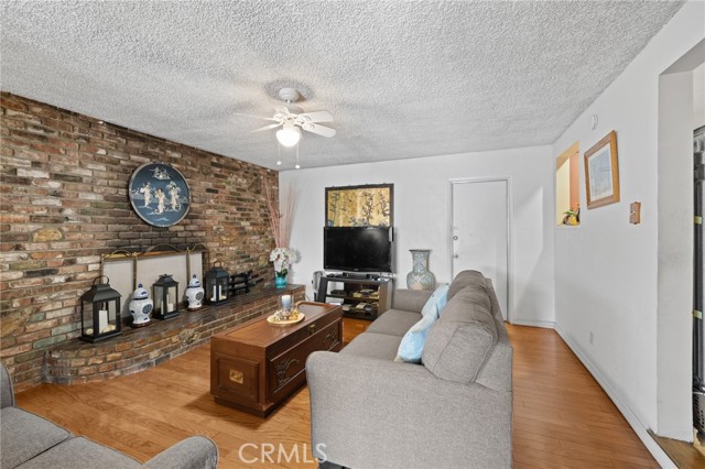 14358 1/2 Jeanette Lane, Baldwin Park CA: https://media.crmls.org/medias/f7b62b6d-9024-45a7-b7af-50f063f18e17.jpg