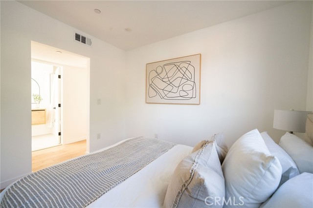 2681 Roseview Avenue, Los Angeles CA: https://media.crmls.org/medias/f7b6b3b4-ec75-4386-be9d-f96678e2f187.jpg