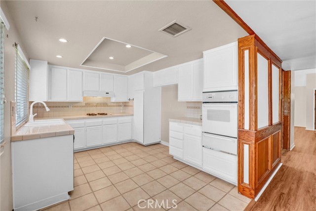 11454 Doral Avenue, Porter Ranch CA: https://media.crmls.org/medias/f7b6f2b7-4081-4480-806a-fbba2b6c2fad.jpg