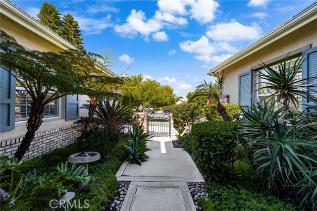 8067 Terraza Court, Riverside CA: https://media.crmls.org/medias/f7b6fae5-6d15-45f6-8acc-648324286270.jpg