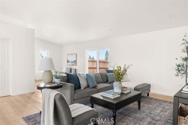 Detail Gallery Image 8 of 33 For 1647 Log Cabin, Paradise,  CA 95969 - 2 Beds | 2 Baths