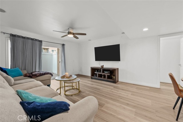 10331 Lindley Avenue, Porter Ranch CA: https://media.crmls.org/medias/f7b82e5c-56fd-428e-9492-e8044c8b695d.jpg