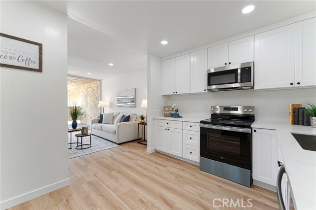 Detail Gallery Image 9 of 21 For 125 N Allen, Pasadena,  CA 91106 - 2 Beds | 2 Baths