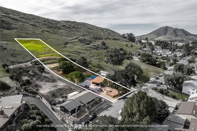 Detail Gallery Image 4 of 15 For 3281 Rockview Pl, San Luis Obispo,  CA 93401 - 3 Beds | 2 Baths