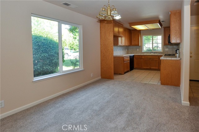 Detail Gallery Image 10 of 32 For 2264 La Rocco Dr, Chico,  CA 95928 - 3 Beds | 2 Baths