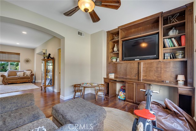 Detail Gallery Image 14 of 63 For 14286 Fairchild, Corona,  CA 92880 - 4 Beds | 2/1 Baths
