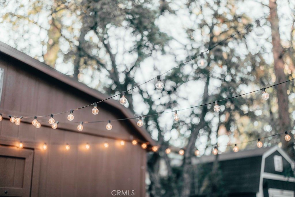 https://media.crmls.org/medias/f7b9c9d8-aec1-422e-b1f2-93c91b0a868e.jpg?preset=X-Large