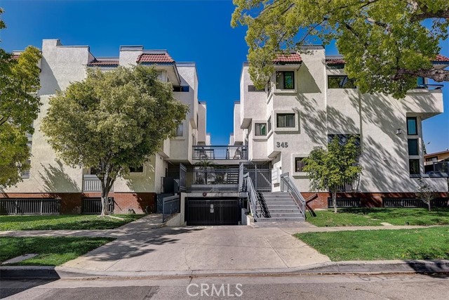 Detail Gallery Image 1 of 1 For 345 W Acacia Ave #5,  Glendale,  CA 91204 - 2 Beds | 2/1 Baths