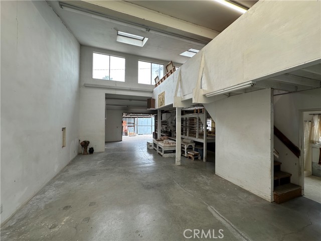 1139 Cabrillo Avenue, Venice CA: https://media.crmls.org/medias/f7ba6fd1-5914-4862-aef5-7ae8604d9bc1.jpg