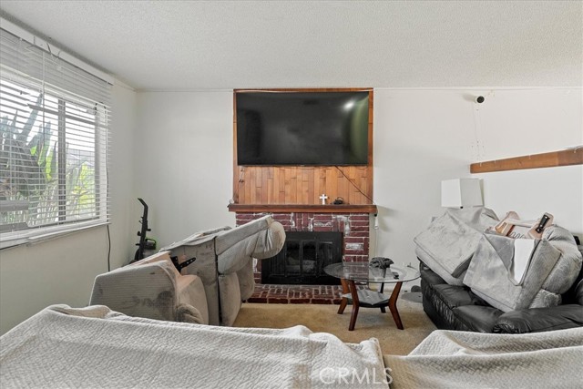 Detail Gallery Image 7 of 26 For 9161 Dickens Cir, Westminster,  CA 92683 - 4 Beds | 2 Baths