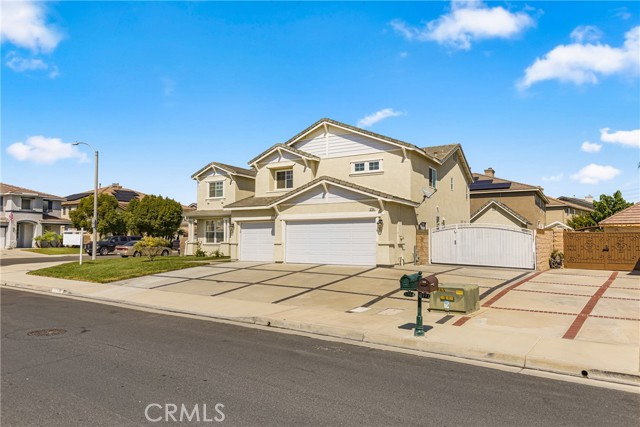5764 Territory Lane, Eastvale CA: https://media.crmls.org/medias/f7baca61-2301-4bca-b4a3-6aa00a482d45.jpg
