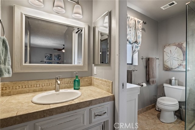 Detail Gallery Image 26 of 47 For 6001 Meadow Glen, Bakersfield,  CA 93306 - 3 Beds | 2 Baths