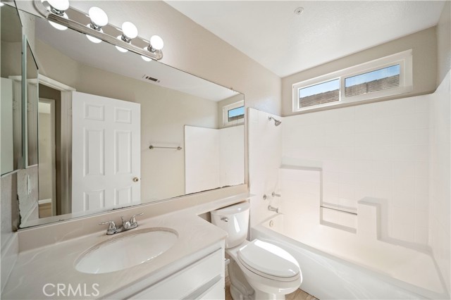 Detail Gallery Image 17 of 36 For 15965 Peach Tree Ln, Fontana,  CA 92337 - 4 Beds | 3 Baths