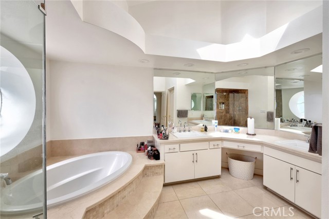 19654 Pine Valley Way, Porter Ranch CA: https://media.crmls.org/medias/f7bb89ff-b86a-42e2-915a-479a9391695f.jpg