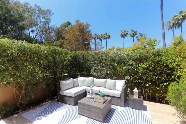 45 Corsica Drive, Newport Beach CA: https://media.crmls.org/medias/f7bbc740-6fb8-4c79-84ad-a3d33eb14c73.jpg