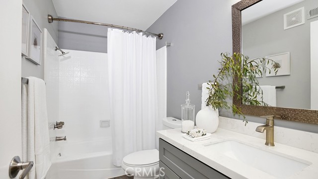 25191 Oak Canyon Lane, Lake Forest CA: https://media.crmls.org/medias/f7bc31c7-d6e0-4208-9542-69be86f8f872.jpg