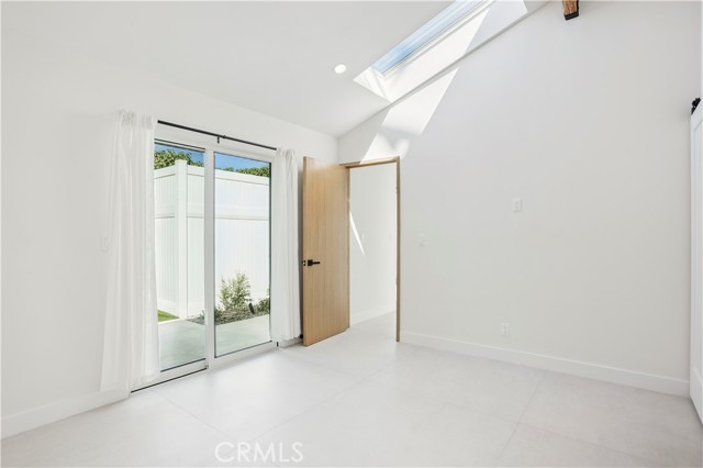 13218 Otsego Street, Sherman Oaks CA: https://media.crmls.org/medias/f7bd1b3f-e7cf-4df3-b7c8-bb1ac12d50aa.jpg