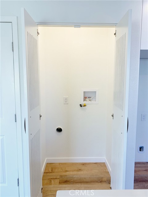 11835 Gale Ave, Hawthorne CA: https://media.crmls.org/medias/f7bd3574-be10-4f77-85a5-8016d34fa20a.jpg