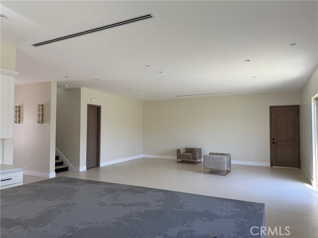 10347 Mapledale Street, Bellflower CA: https://media.crmls.org/medias/f7bdc051-2be9-4495-b0f9-a26ea8f1b014.jpg