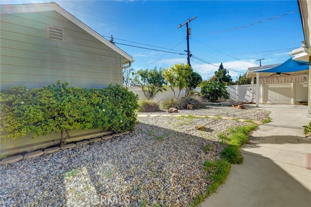 Detail Gallery Image 28 of 31 For 17068 Celtic, Granada Hills,  CA 91344 - 3 Beds | 2 Baths