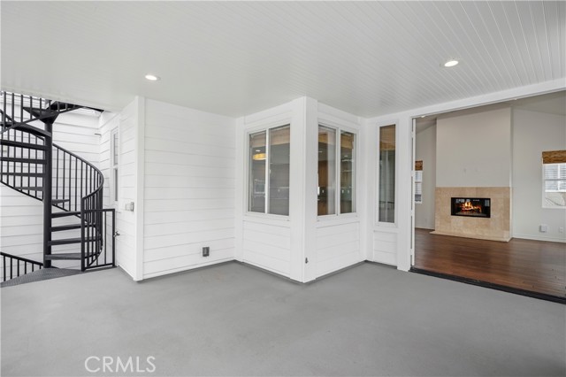 314 1/2 Larkspur Avenue, Corona del Mar CA: https://media.crmls.org/medias/f7bdea42-a62a-4476-b970-b542122cb410.jpg