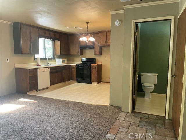 652 Knoll Drive, Crestline CA: https://media.crmls.org/medias/f7be9994-5ec3-4052-9cca-e3550886f463.jpg