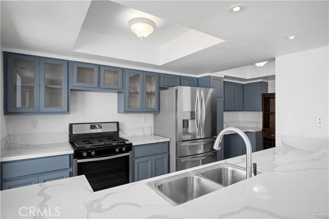 Detail Gallery Image 10 of 32 For 11954 Mayfield Ave #3,  Los Angeles,  CA 90049 - 2 Beds | 2/1 Baths