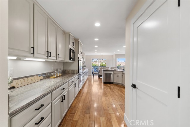 Detail Gallery Image 9 of 50 For 6535 E Paseo Murillo, Anaheim,  CA 92807 - 3 Beds | 2/1 Baths