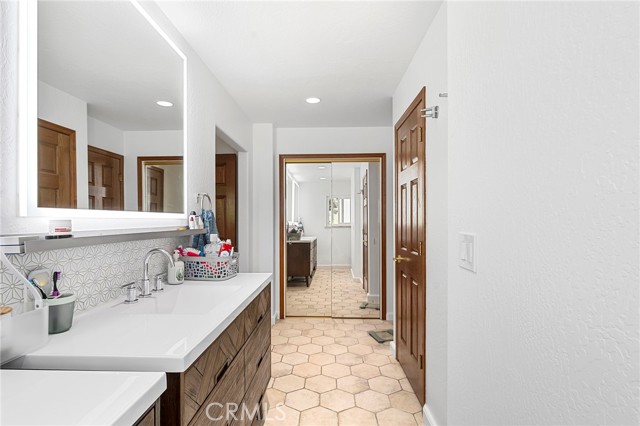 Detail Gallery Image 5 of 50 For 4 Joy Ln, Chico,  CA 95926 - 3 Beds | 2 Baths