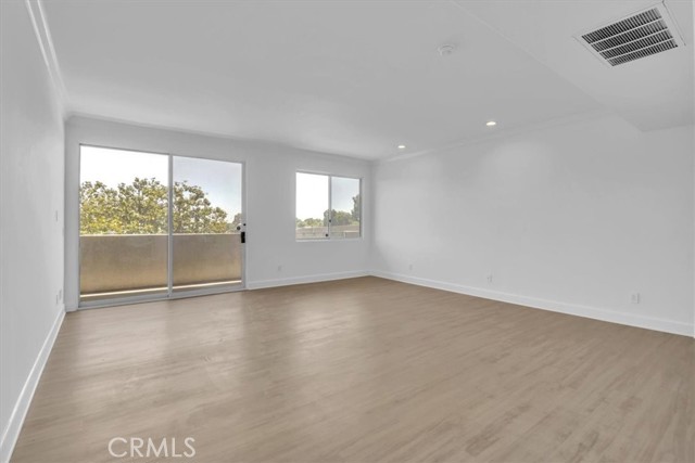 390 S Sepulveda Boulevard, Brentwood CA: https://media.crmls.org/medias/f7c1c128-ff67-4faf-9f0b-f7d5770d7bba.jpg