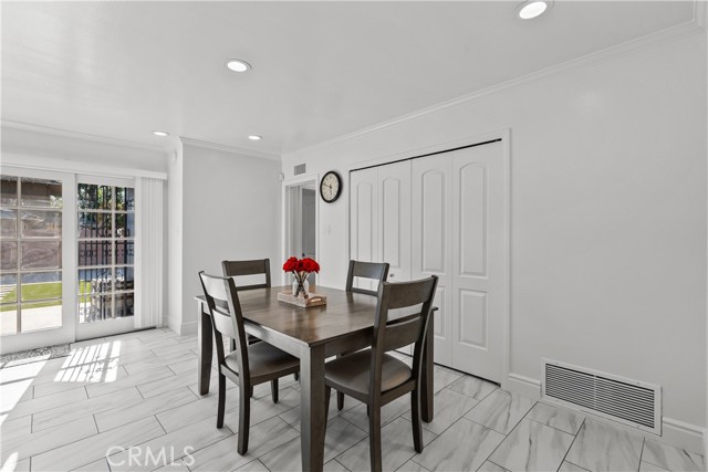 10625 Valjean Avenue, Granada Hills CA: https://media.crmls.org/medias/f7c1d536-b241-4de1-aaef-4f4d09a569cc.jpg