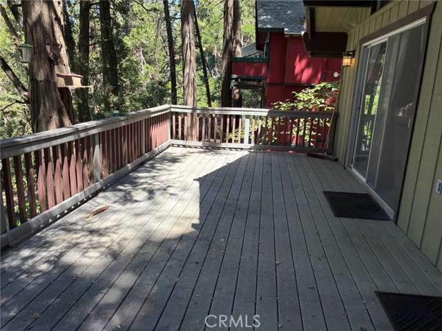 23606 Crest Forest Drive, Crestline CA: https://media.crmls.org/medias/f7c24c0d-2762-43e1-a941-aa70d0ef1824.jpg