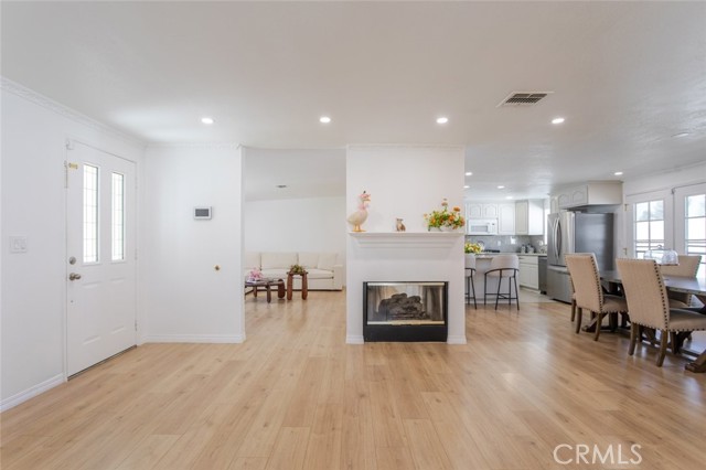 Detail Gallery Image 3 of 39 For 22459 Guadilamar Dr, Saugus,  CA 91350 - 3 Beds | 2 Baths