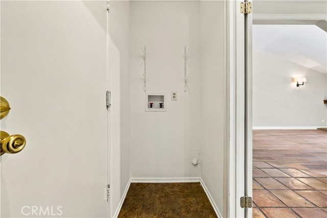 15444 Marilla Street photo 31