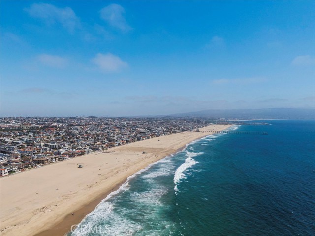 2326 The Strand, Hermosa Beach CA: https://media.crmls.org/medias/f7c28508-0fb5-4d65-9136-beeaf5524b29.jpg