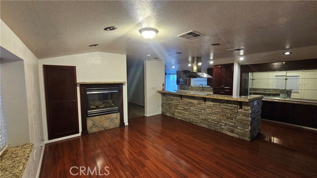 Detail Gallery Image 6 of 18 For 141 Pleasant View Ave, Colton,  CA 92324 - 2 Beds | 2 Baths