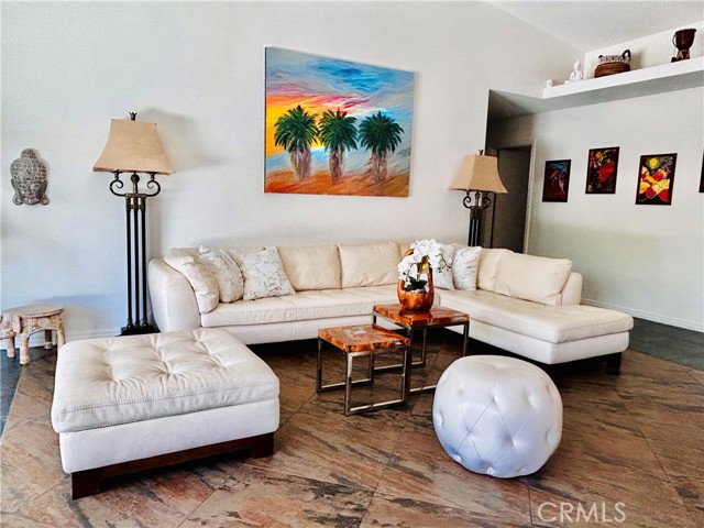 9830 Mesquite Avenue, Desert Hot Springs CA: https://media.crmls.org/medias/f7c442bb-1018-4ebf-89d1-f301db4663ce.jpg