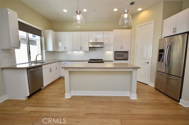 1817 Ocean Court, Costa Mesa CA: https://media.crmls.org/medias/f7c56b80-ddd2-4967-bb8e-48822249c179.jpg