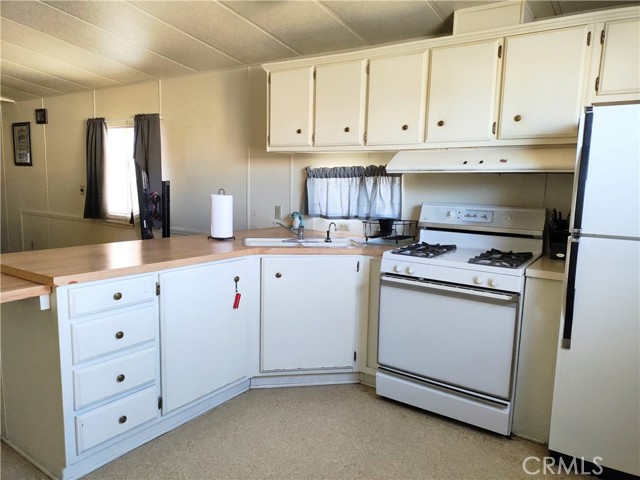 Detail Gallery Image 3 of 25 For 17640 Corkill Rd #17,  Desert Hot Springs,  CA 92241 - 2 Beds | 1 Baths