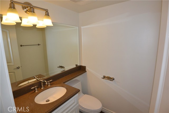 Detail Gallery Image 5 of 21 For 5 Woodfern #107,  Irvine,  CA 92614 - 3 Beds | 1/1 Baths