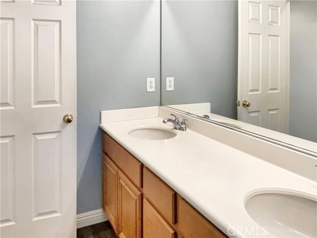 Detail Gallery Image 10 of 27 For 29312 Henderson Ln, Highland,  CA 92346 - 4 Beds | 2/1 Baths