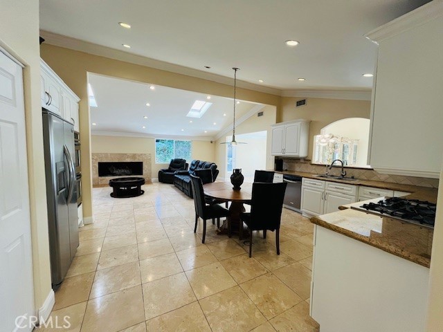 Detail Gallery Image 27 of 48 For 6201 Corbin Ave, Tarzana,  CA 91356 - 5 Beds | 4 Baths