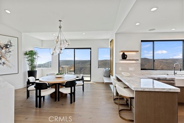 1425 Skyline Drive, Laguna Beach CA: https://media.crmls.org/medias/f7c8914b-1a4a-4e30-a975-9e3433efb66a.jpg