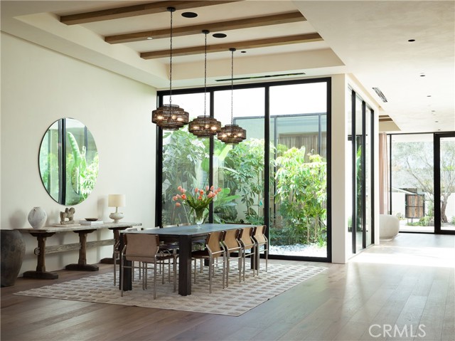 5824 Manton Avenue, Woodland Hills CA: https://media.crmls.org/medias/f7c8f38f-e783-4aeb-8344-c40b8b8968dc.jpg