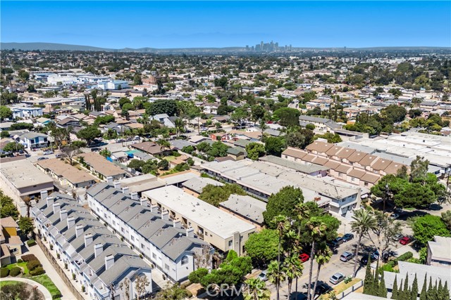 523 E Hazel Street, Inglewood CA: https://media.crmls.org/medias/f7c98502-46f7-4830-a657-e8ed22ac0047.jpg
